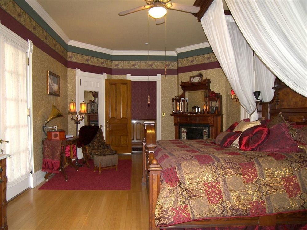 Alexander Mansion Bed & Breakfast Winona Εξωτερικό φωτογραφία